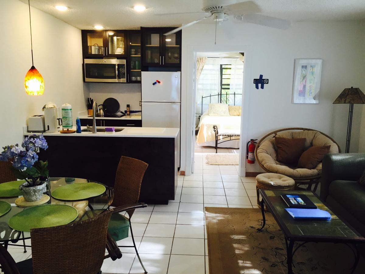 Hollywood Beach Suites Turks And Caicos Whitby Dış mekan fotoğraf