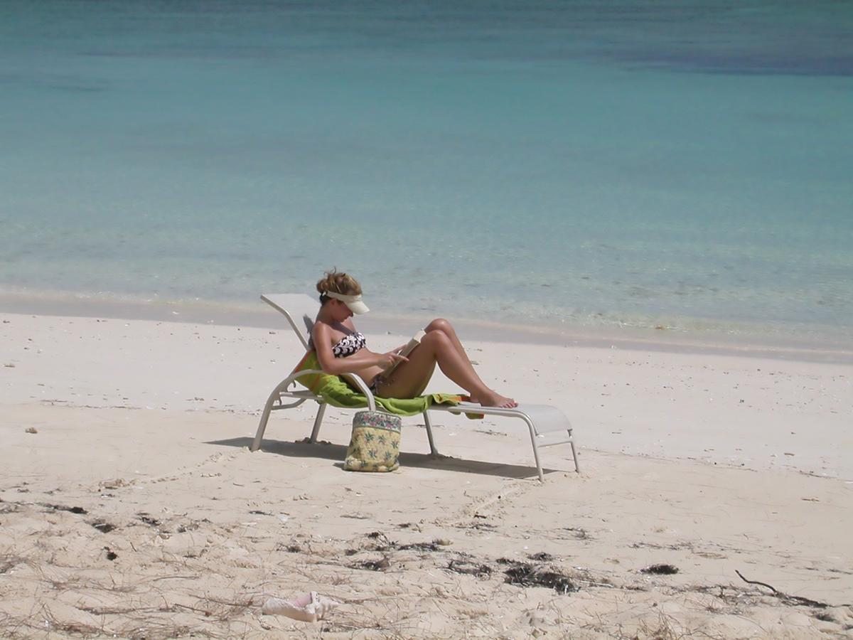Hollywood Beach Suites Turks And Caicos Whitby Dış mekan fotoğraf