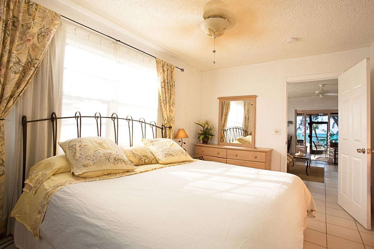 Hollywood Beach Suites Turks And Caicos Whitby Oda fotoğraf